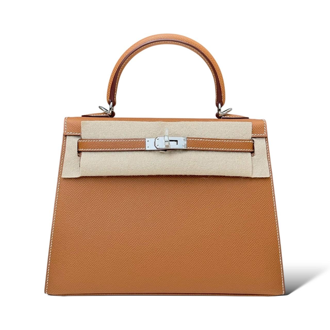 Hermès Kelly 25 Bag in Gold Epsom Leather with Palladium Hardware